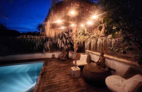 Saint-Pantaleon-de-Larche Apartment | Villa Chat L'Heureux - appartement climatisé - piscine privée