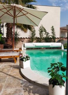 Saint-Saturnin-les-Avignon House | Villa des palmiers