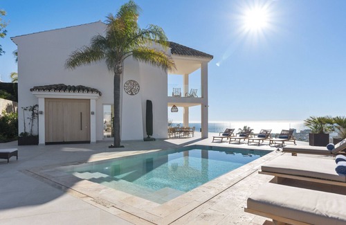 Mijas Villa | Villa Frelouka | Luxury villa for golf lovers with an amazing view.