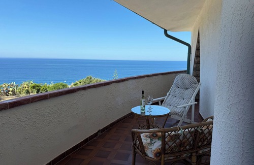 Magomadas Apartment | Villa Gabriella "Sea View" (Upper Floor Apartment)