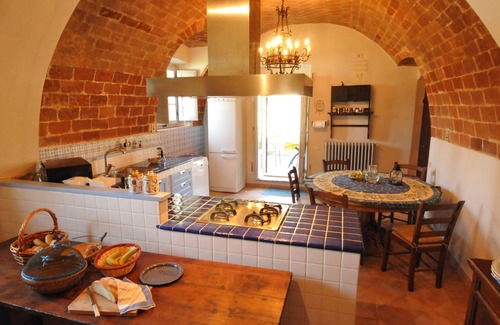 Sinalunga Villa | Villa Gagnoni for 10p with private pool and large garden; airco in all bedrooms.