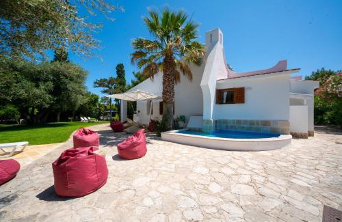 Rosa Marina Apartment | Villa Giglio with Garden and Mini Pool by Rentbeat