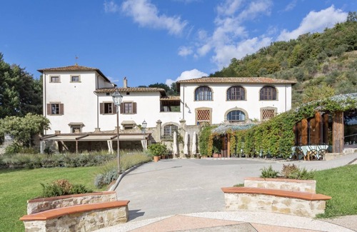 Pelago Apartment | Villa Grassina Two-room apartment sleeps 2, WIFI, Nature, pool