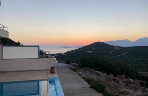 Vathi House | Villa Hibiscus, piscine privée avec une vue splendide