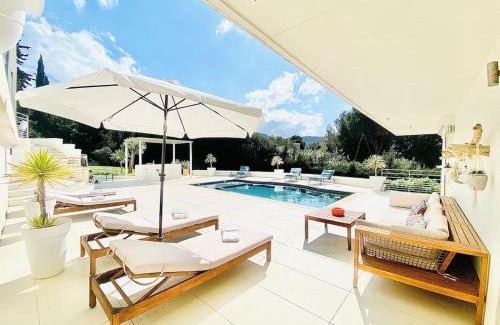 Cassis Villa | Villa Iconique et calme absolu pour 1 à 10 Personnes