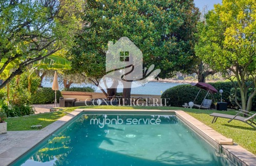Saint-Jean-Cap-Ferrat Villa | Villa Idyllique en front de mer