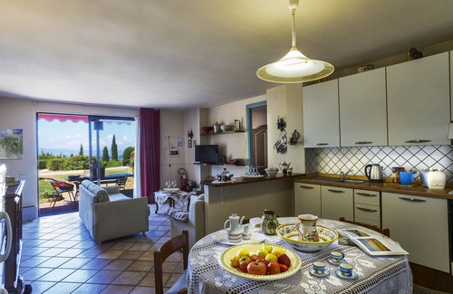 Tavarnelle Val di Pesa Villa | Villa il Borraccio, Appartamento Ciclamino. Piscina e vista panorama nel Chianti