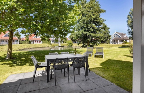 Bruinisse Villa | Villa in Aquadelta with Sauna & Jacuzzi