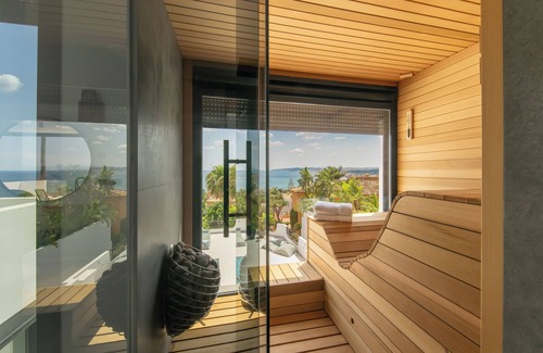 Urbanizacion Puerto de Estepona Villa | Villa in Estepona with Amazing Sea Views