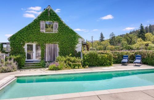 Calistoga Villa | Villa in French Chateau Estate in Napa Valley