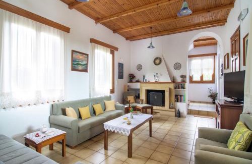 Lefkogeia Villa | Villa in Lefkogia with Private Pool
