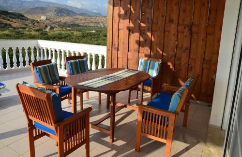 Makry Gialos Villa | Villa in Makry Gialos near Sandy Beach