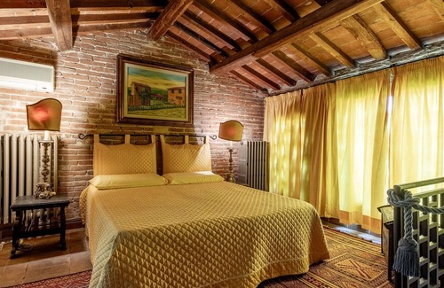 Massa e Cozzile Villa | Villa in Massa E Cozzile with 1 bedrooms sleeps 4