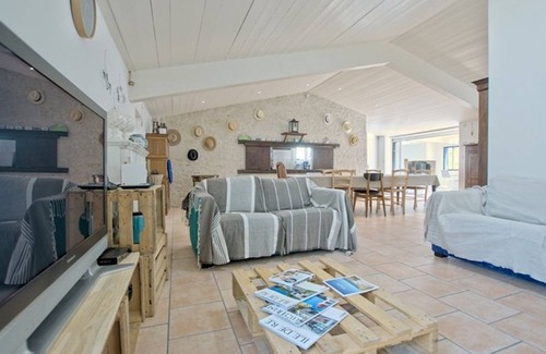 Saint-Martin-de-Re Villa | Villa in St-Martin-de-Ré with heated pool for 6 ppl, 3 bedrooms
