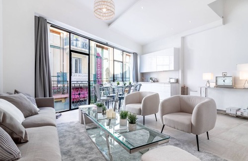 Le Suquet House | Villa in the city center with roof terrace.