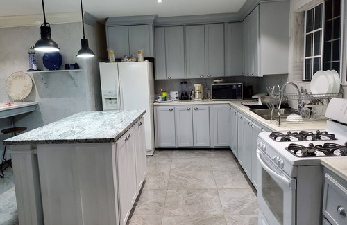 Discovery Bay House | Villa Isabella with Ocean View