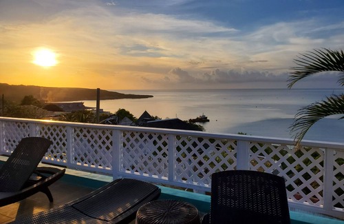 Discovery Bay House | Villa Isabella with Ocean View