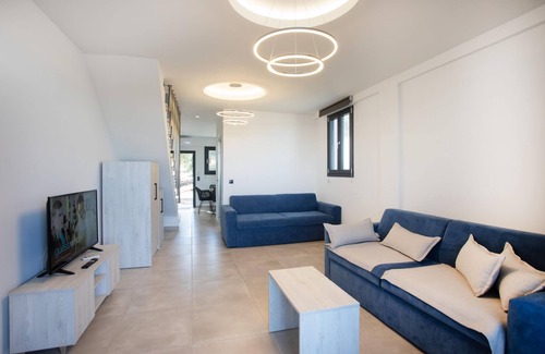 Polichrono Villa | Villa Ismini Tessera