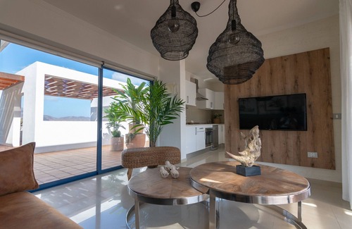 Playa Blanca Villa | Villa Isora