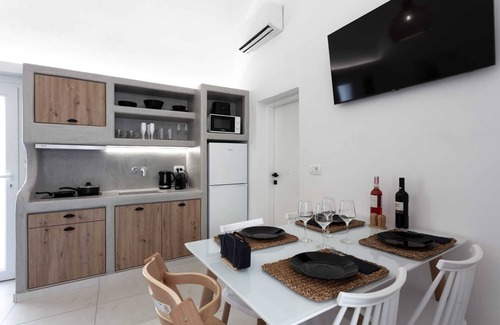 Emporio Apartment | Villa Izabela, Luxury and cosy villa in the serene village of Emporio, in Santorini.