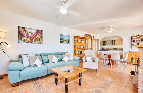 Frigiliana Villa | Villa 'Ja01 Tomasina' with Sea View, Wi-Fi and Air Conditioning