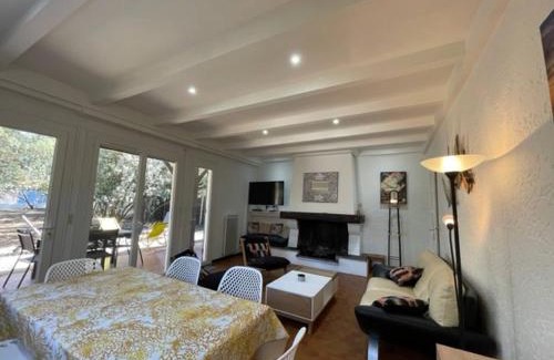 L'Herbe House | VILLA JALYMOUR au Canon
