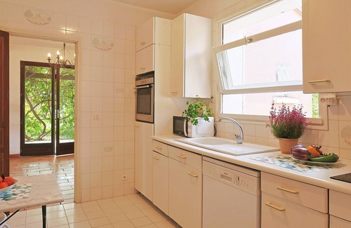 San-Nicolao Villa | Villa Josiane, holiday home with a large garden, close to the sea (800m)