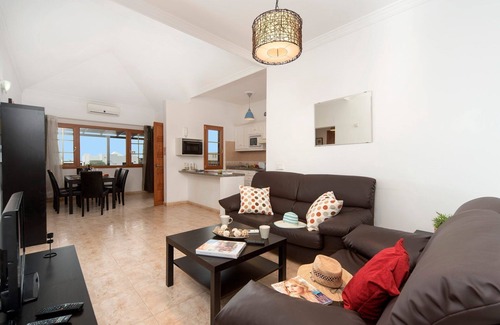 Puerto del Carmen Villa | Villa Juanita Lanzarote - Beautiful luxury villa with private swimming pool.