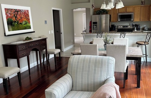 Collier Villa | Villa just behind Eisenhower and 1 block from Brownwood Square