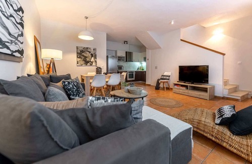 Katsarou House | Villa Kallisto – 2BR with Private Pool & Sea View