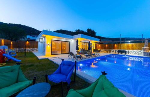 Sarıbelen Villa | Villa Kerem / Kalkan