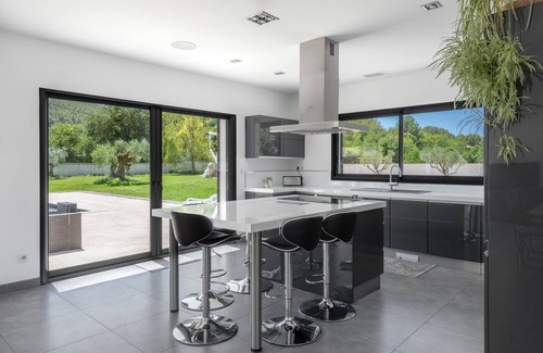 Cuges-les-Pins Villa | Villa Koï - Etoiles du Sud