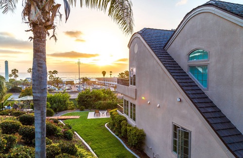 Del Mar Condo | Villa L'Auberge