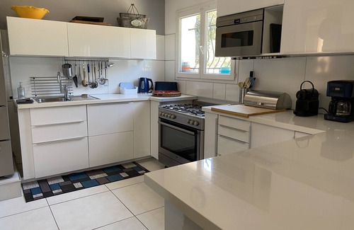 Neoules House | VILLA L'AZUREA
