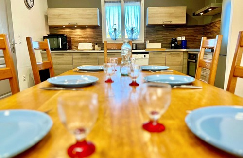 Istres House | Villa "L'Oustau Degio" - Swimming pool, 4 bedrooms, 6 beds, 2 bathrooms, 8 p