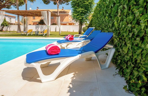Isla Cristina Villa | Villa La Caleta: Pool, Spacious Garden, BBQ, Near Golf & Family Friendly
