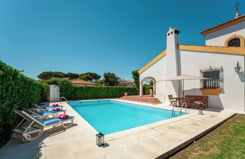 Isla Cristina Villa | Villa La Caleta: Pool, Spacious Garden, BBQ, Near Golf & Family Friendly