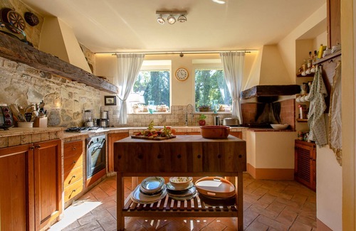 Cetona Villa | Villa La Felce, a typical Tuscan farmhouse surrounded by nature