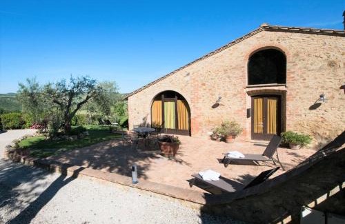 San Gimignano Villa | Villa La Francigena - Tuscan Villa with Pool & Jacuzzi