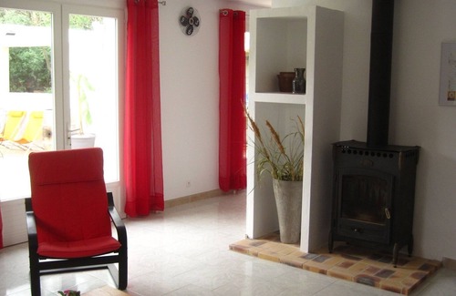 Montseret Villa | Villa 'la Loraude' 8 people private pool on 3100m2 of land with trees