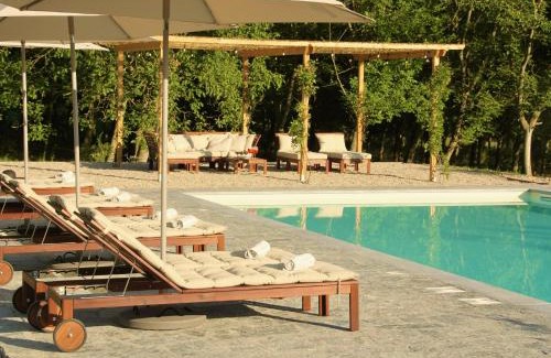 Costigliole d'Asti Villa | Villa La Mura - Luxury Pool by the Vineyard
