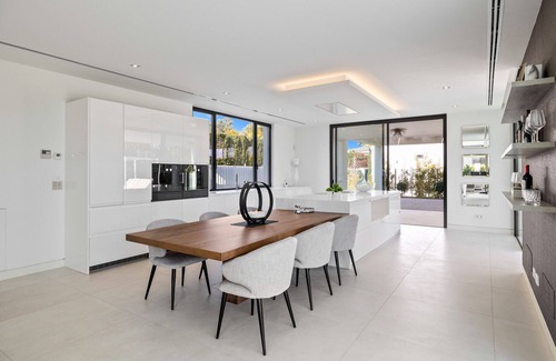 Benahavis Villa | Villa La Quinta - 5 Bed Family Villa!