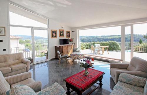 Bobolino Villa | Villa La Rosa by Interhome