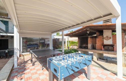 Bobolino Villa | Villa La Rosa by Interhome
