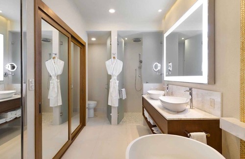 San Jose del Cabo Hotel | Villa La Valencia Beach Resort & Spa Los Cabos with Lazy River 2 Bedroom Elite