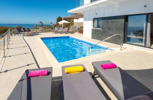 Urbanizacion Ladera del Mar Villa | Villa Ladera Vista by Villa Plus