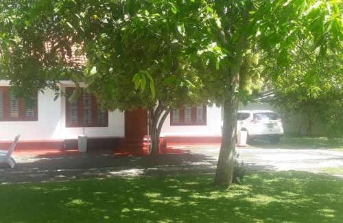 Dodanduwa Villa | Villa Lagoonedge