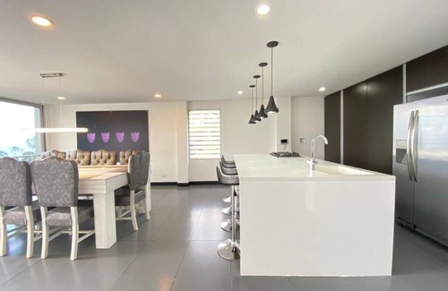 Envigado Villa | Villa Las Brisas, Un Lugar Acogedor Para Un Retiro de lo Cotidiano