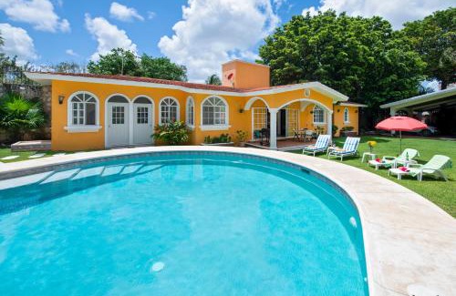Alfredo V. Bonfil House | Villa las Flores country house