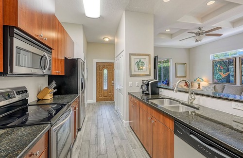 South Sarasota House | Villa Las Flores | Pet Friendly Home in Sarasota w/Private Heated Pool & Screened-In Porch